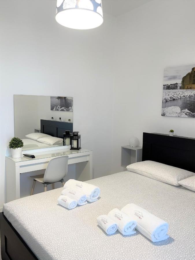 Chilometrozero Luxury Apartment เนเปิลส์ ภายนอก รูปภาพ